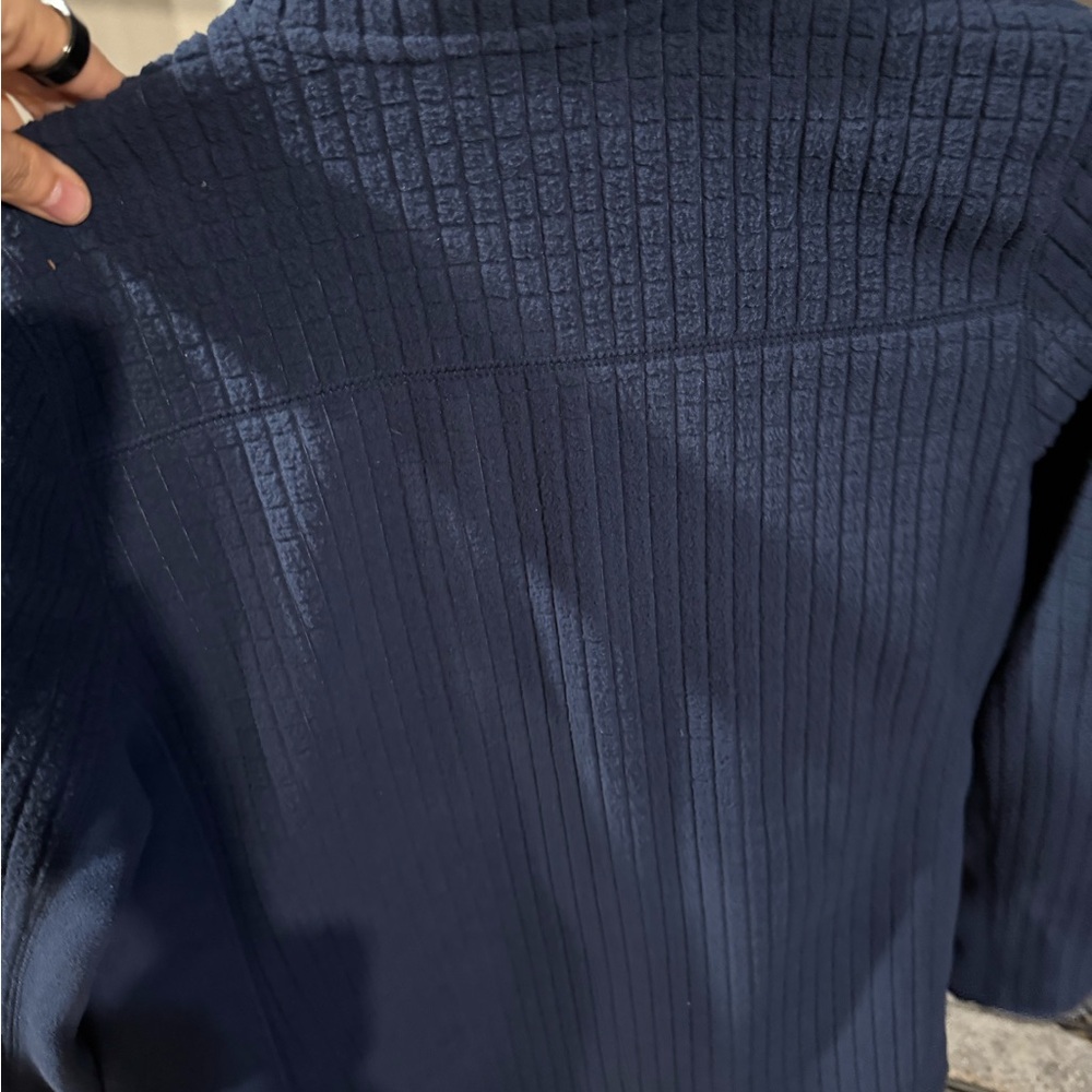 L.L. Bean Mountain Classic Windproof Fleece in Navy - Picture 3 of 3